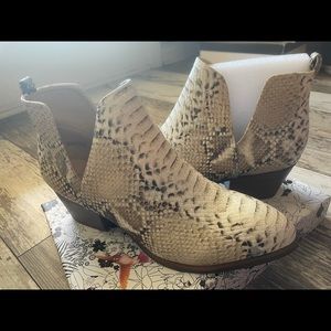 Chinese Laundry Booties